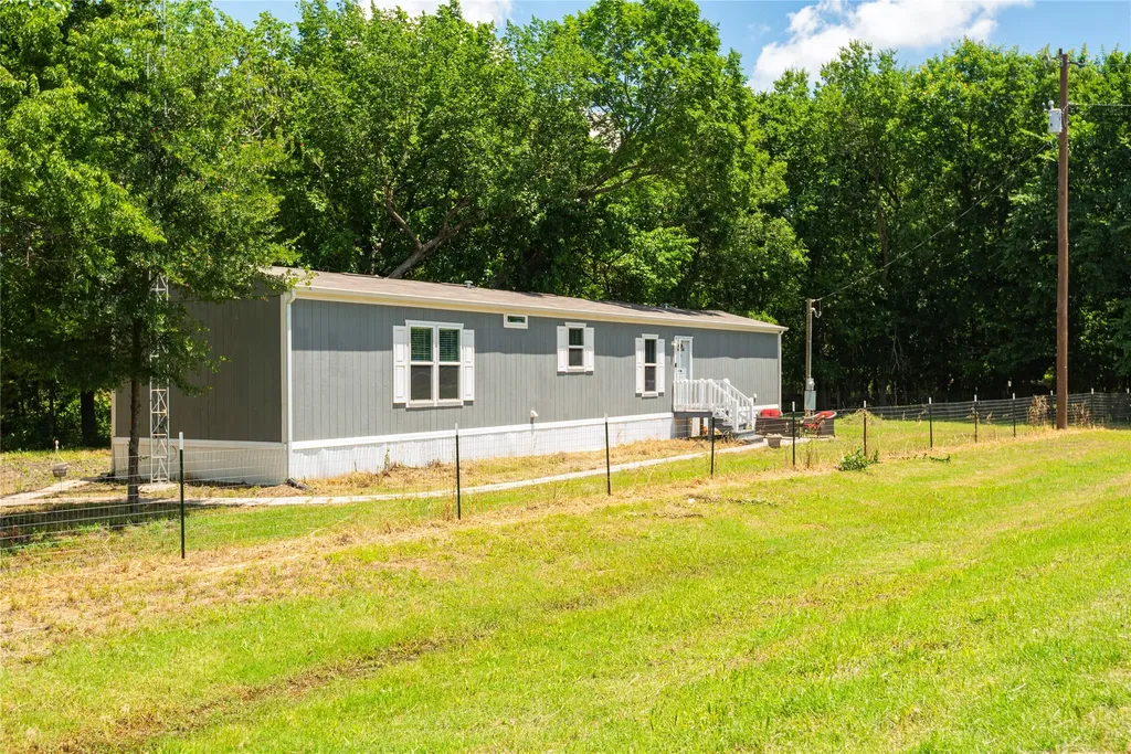 3161 S Fm 1752 Savoy TX 75479