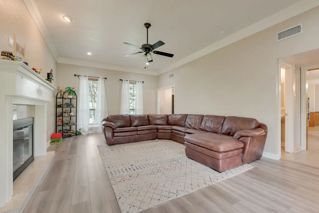 912 Summer Hill Lane Red Oak TX 75154