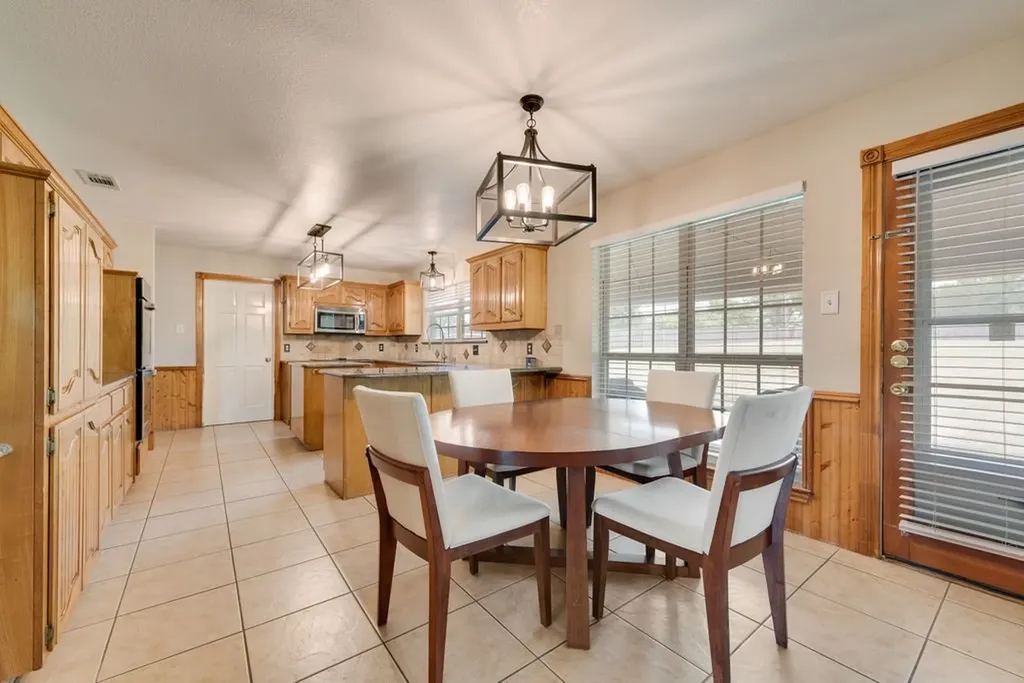 912 Summer Hill Lane Red Oak TX 75154