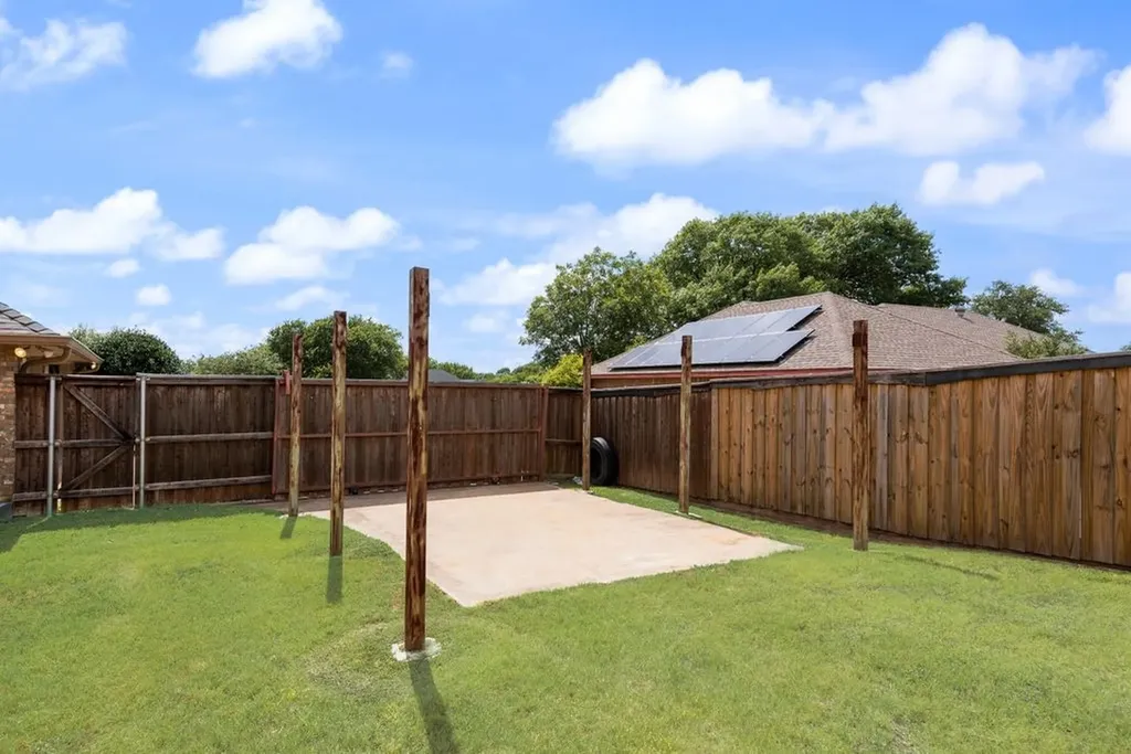 912 Summer Hill Lane Red Oak TX 75154