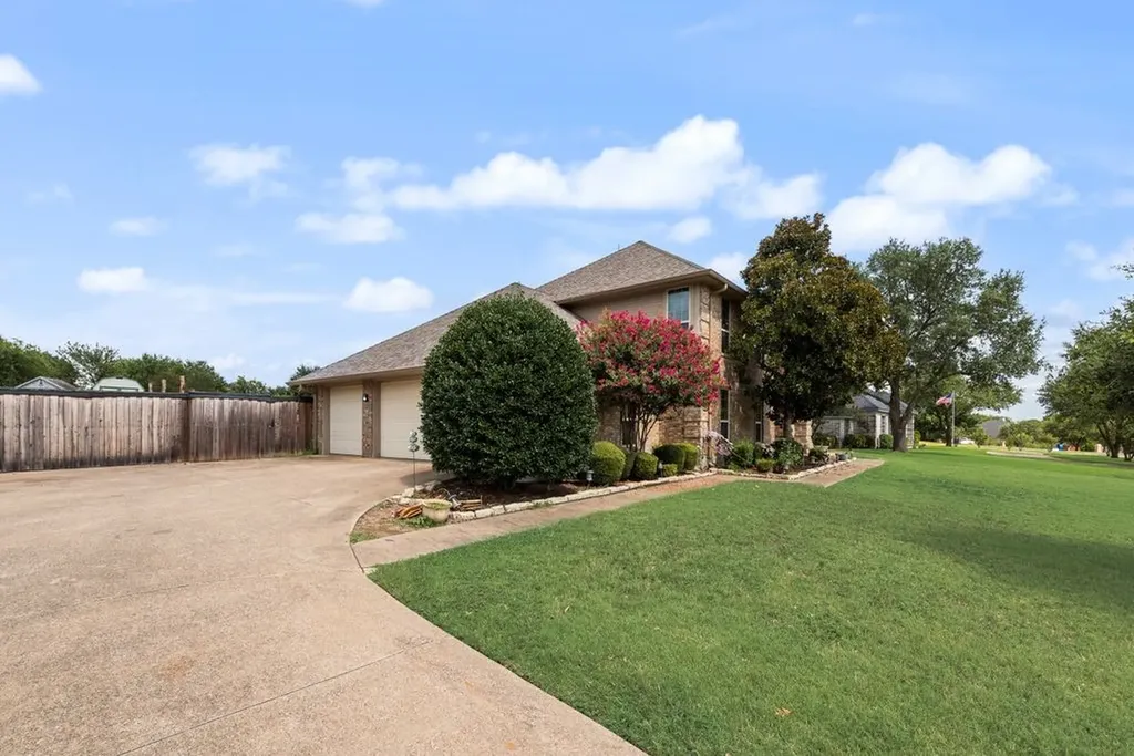 912 Summer Hill Lane Red Oak TX 75154