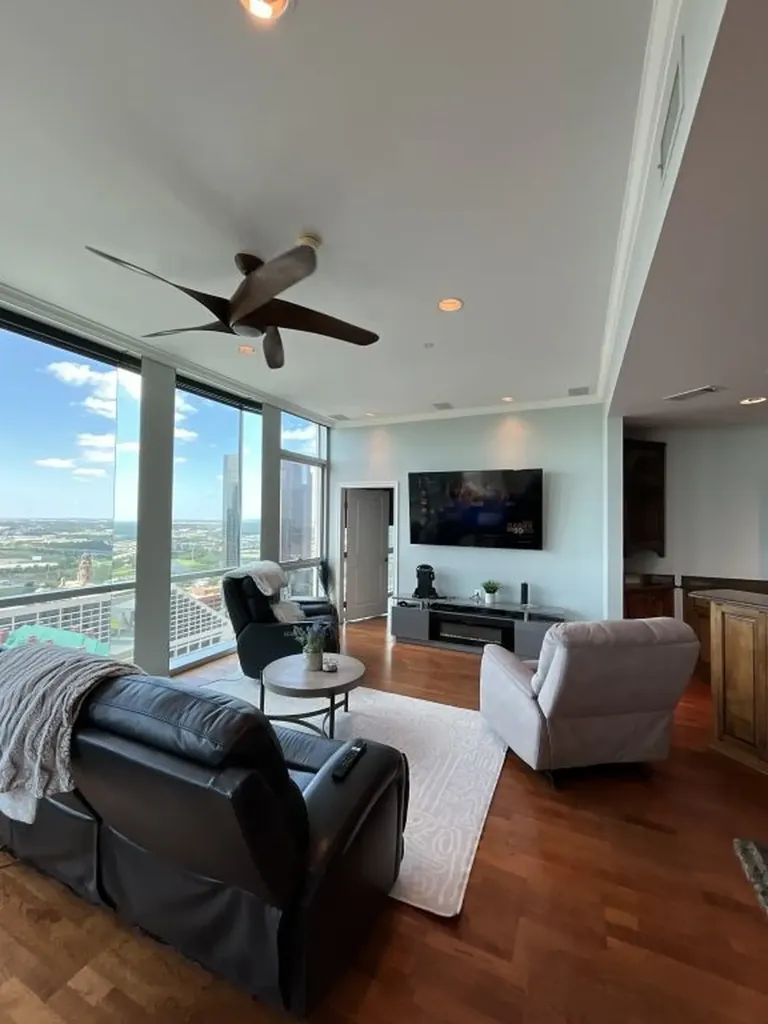500 Throckmorton Street Fort Worth TX 76102