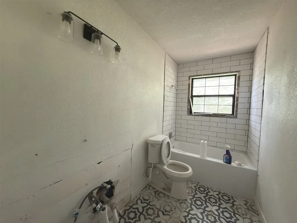 304 Harriett Street Longview TX 75605