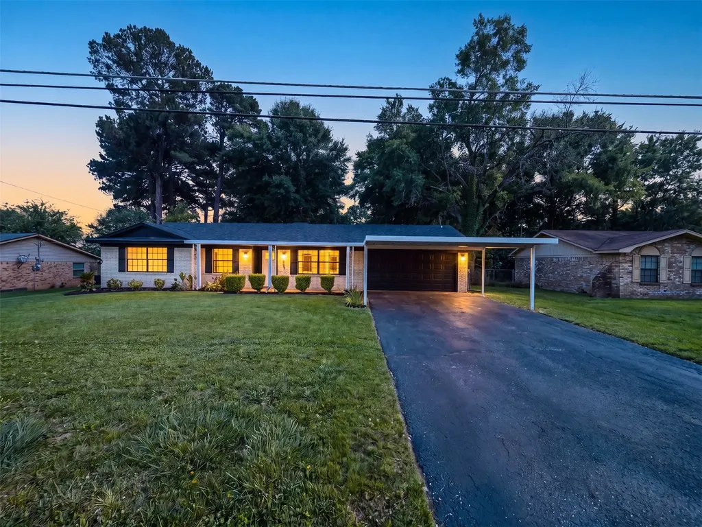 304 Harriett Street Longview TX 75605