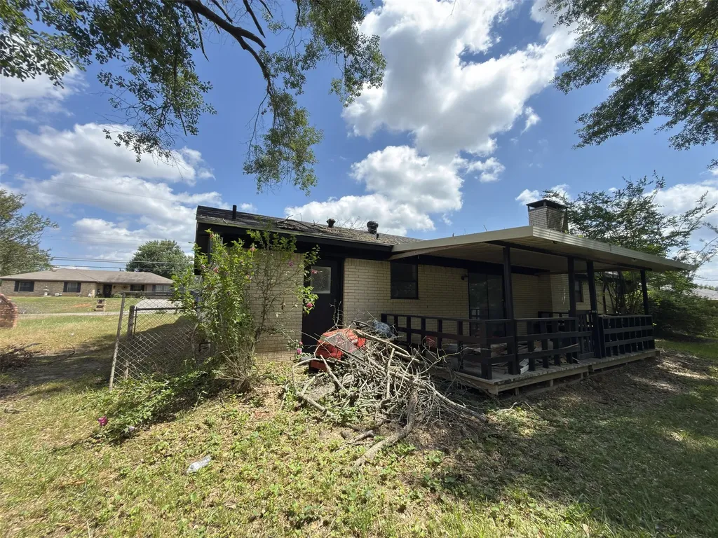 304 Harriett Street Longview TX 75605