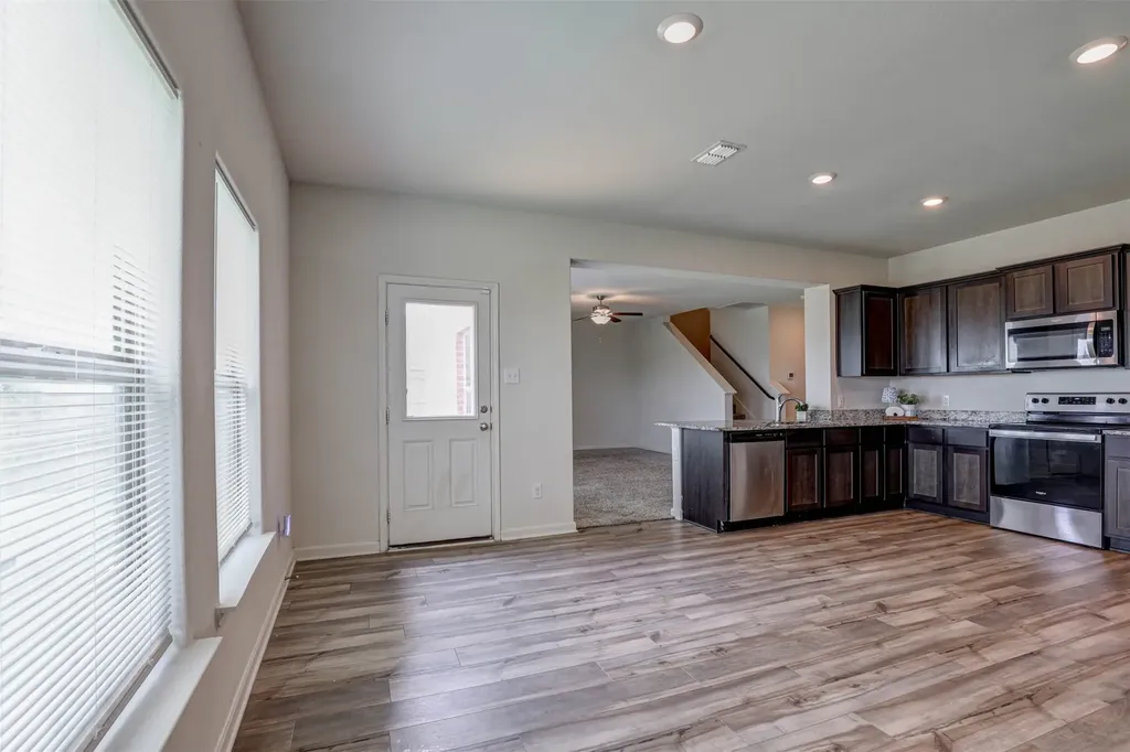 203 Drifter Drive Newark TX 76071