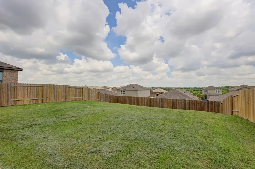 203 Drifter Drive Newark TX 76071