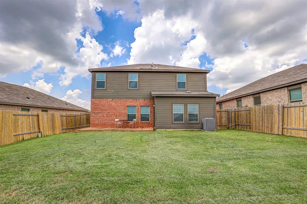 203 Drifter Drive Newark TX 76071