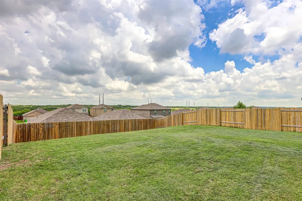 203 Drifter Drive Newark TX 76071