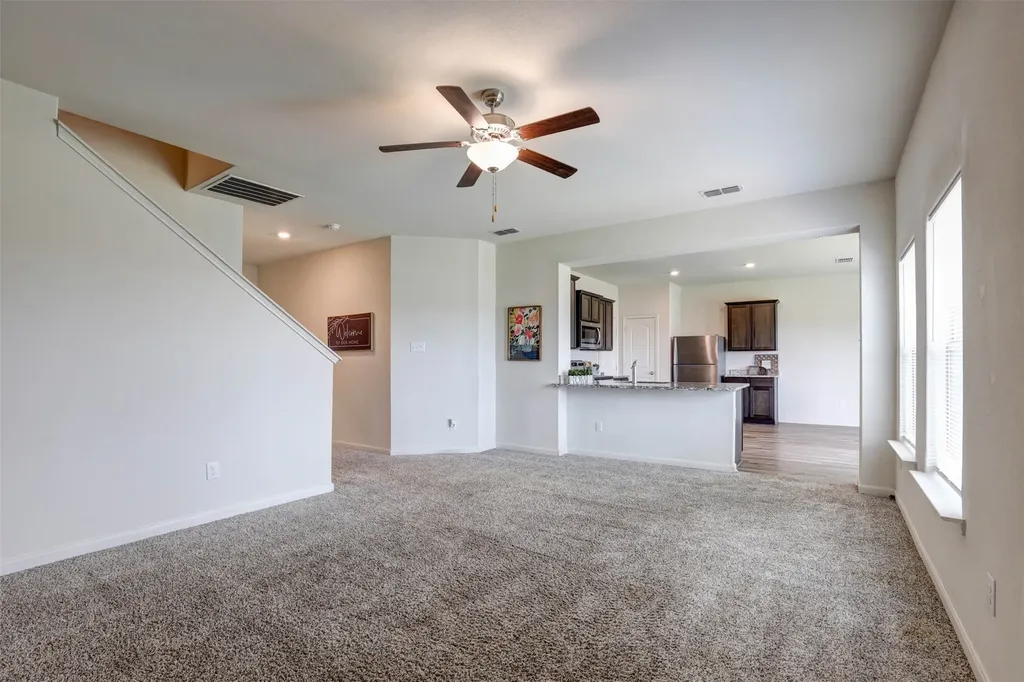 203 Drifter Drive Newark TX 76071