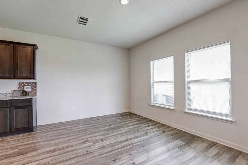 203 Drifter Drive Newark TX 76071