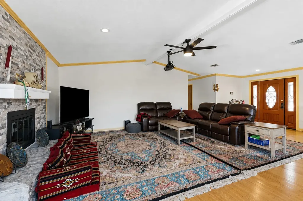 100 Countryside Drive Arlington TX 76014