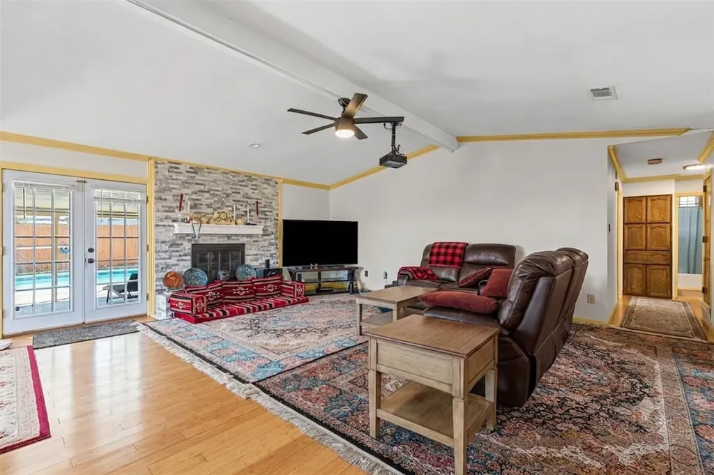 100 Countryside Drive Arlington TX 76014