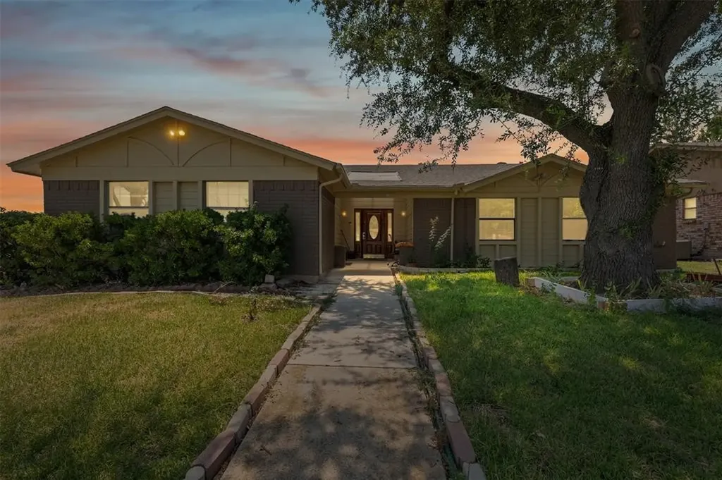 100 Countryside Drive Arlington TX 76014