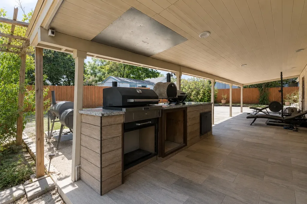 100 Countryside Drive Arlington TX 76014