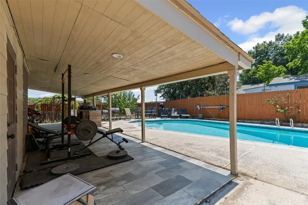 100 Countryside Drive Arlington TX 76014
