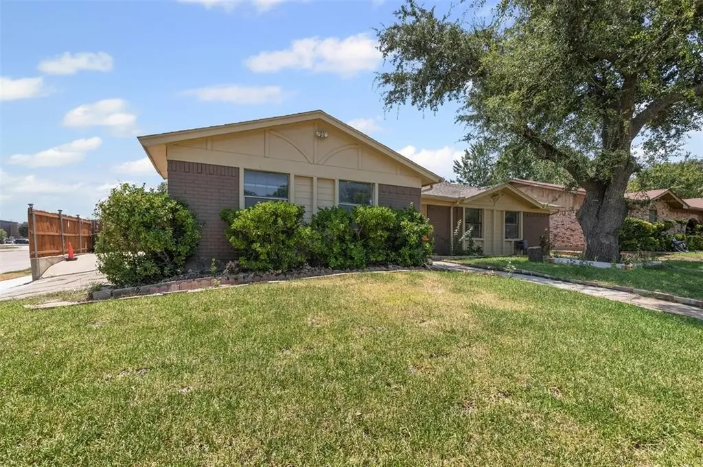 100 Countryside Drive Arlington TX 76014