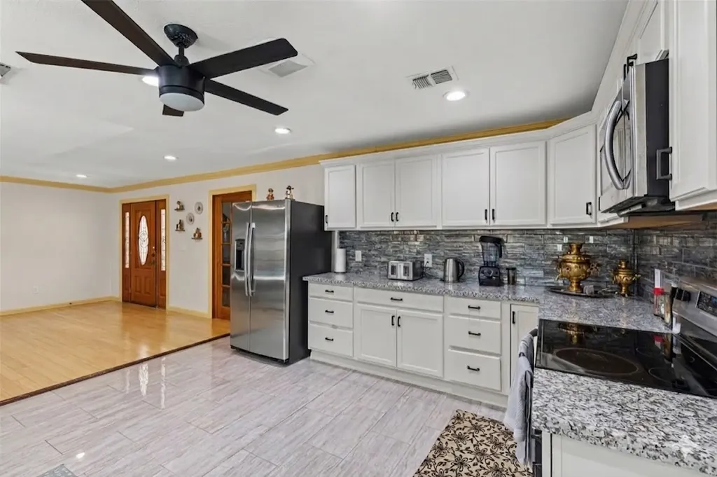 100 Countryside Drive Arlington TX 76014