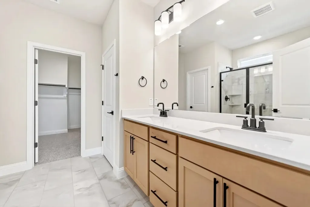 3525 Kemp Drive Heartland TX 75126