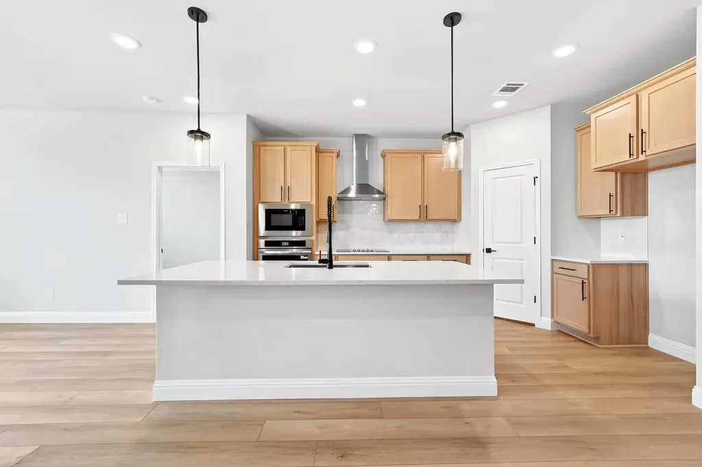 3525 Kemp Drive Heartland TX 75126