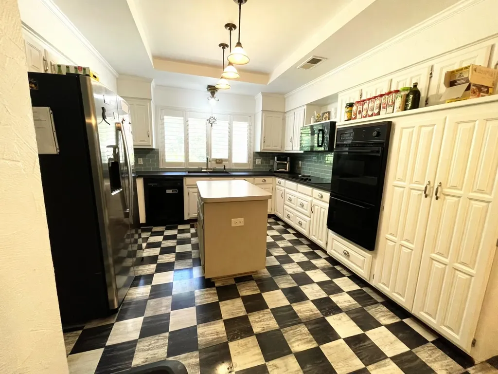 6614 Winding Rose Trail Dallas TX 75252