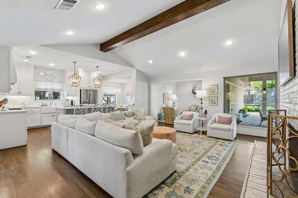 9807 Lakemere Drive Dallas TX 75238