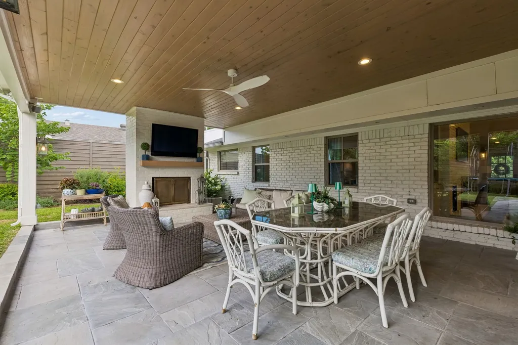 9807 Lakemere Drive Dallas TX 75238