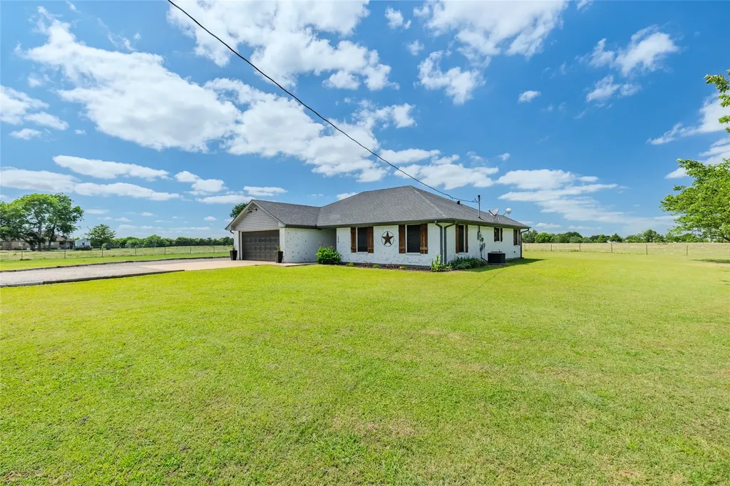330 Pr 281 Bonham TX 75418