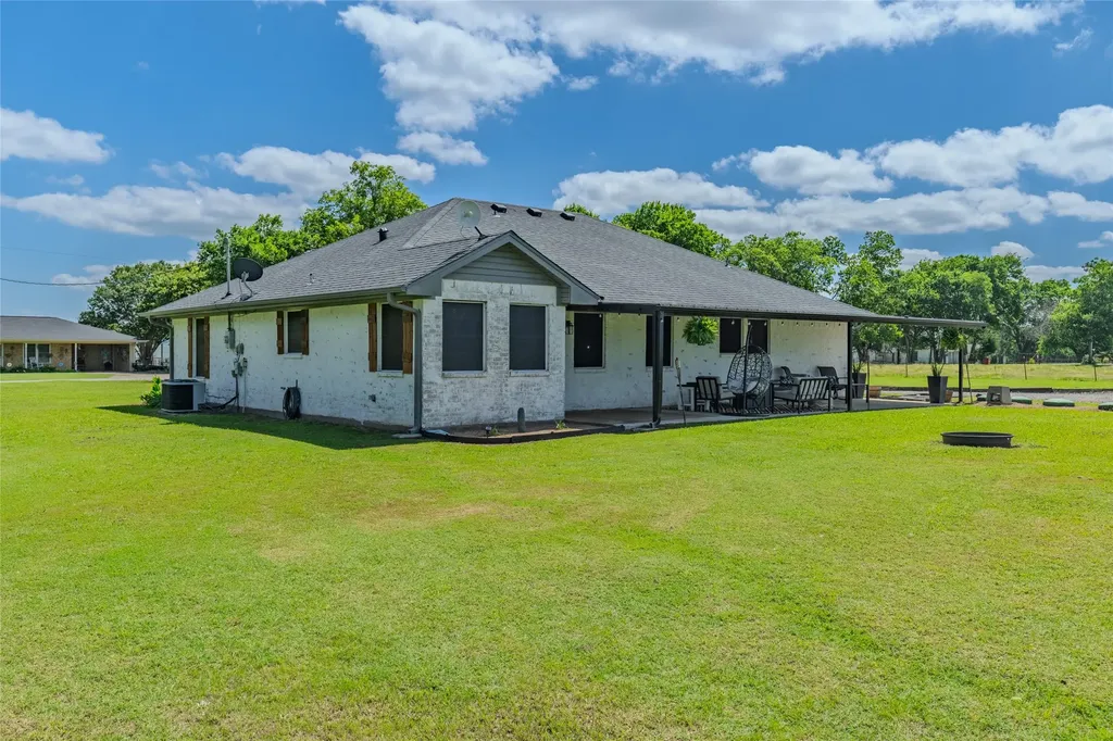 330 Pr 281 Bonham TX 75418