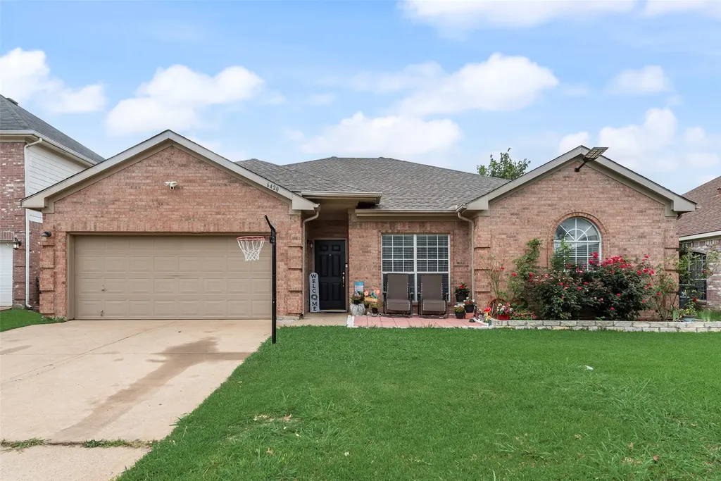 6420 St Alban Court Arlington TX 76001