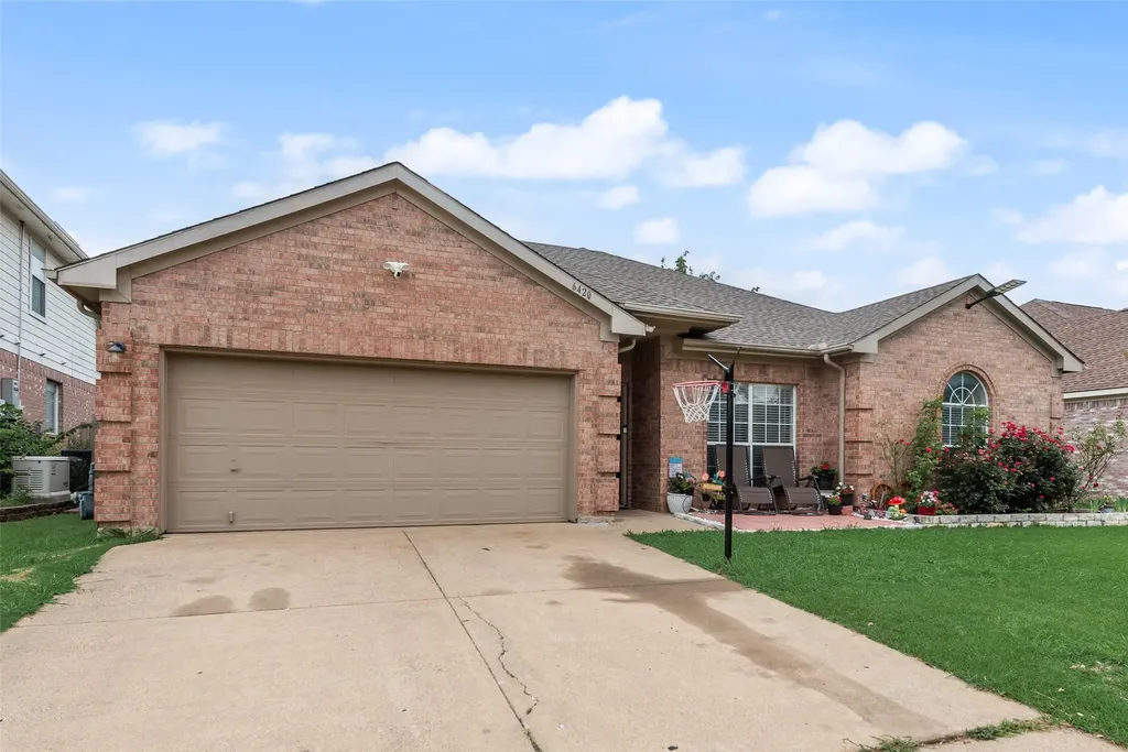 6420 St Alban Court Arlington TX 76001