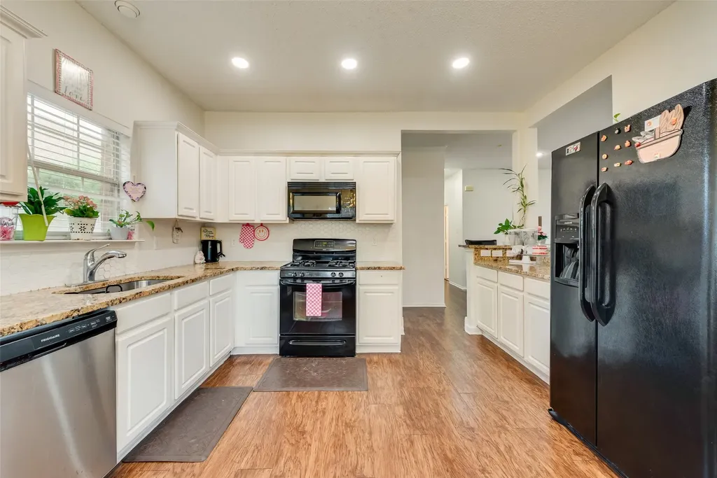 6420 St Alban Court Arlington TX 76001