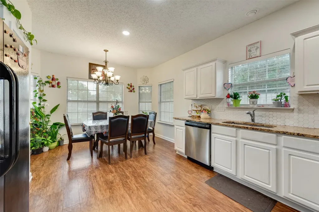 6420 St Alban Court Arlington TX 76001