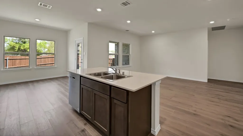 5024 Shumard Drive Lindale TX 75706