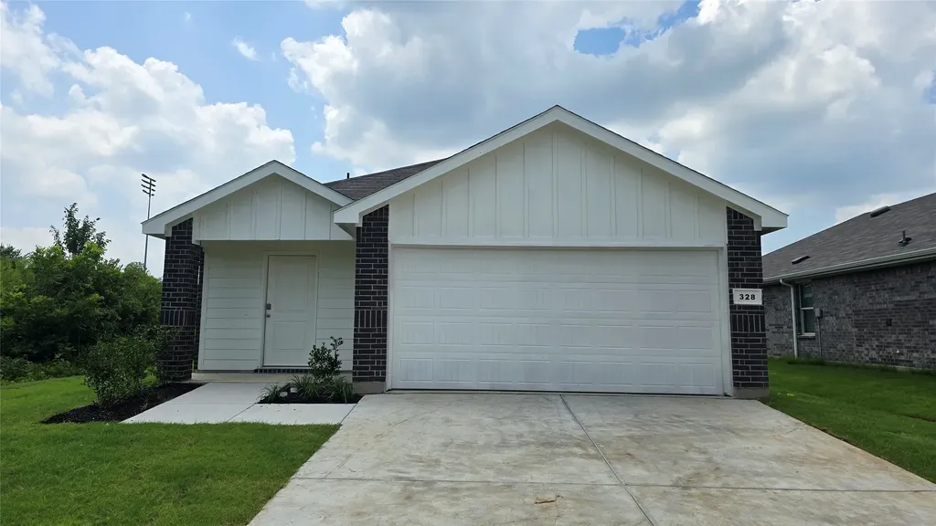 328 Trail Court Keene TX 76059