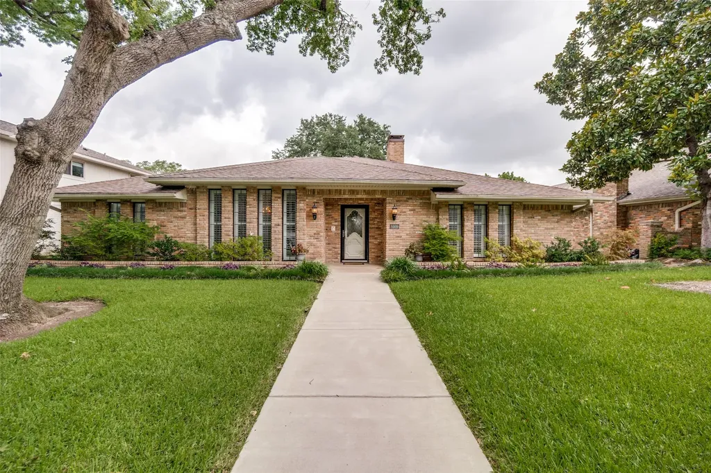 Dallas TX, 8009 Abramshire Avenue