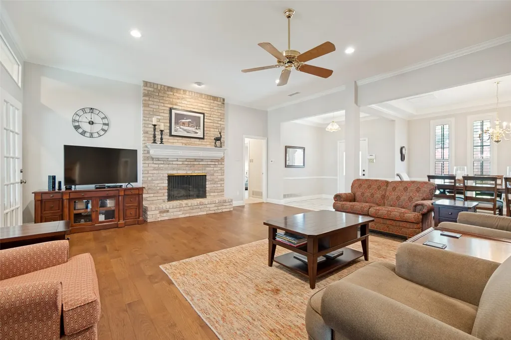 8009 Abramshire Avenue Dallas TX 75231