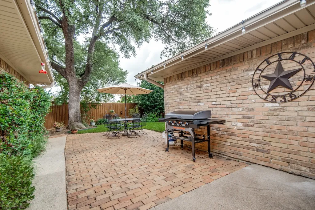 8009 Abramshire Avenue Dallas TX 75231