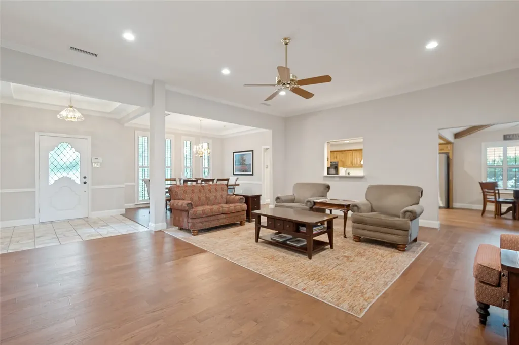 8009 Abramshire Avenue Dallas TX 75231