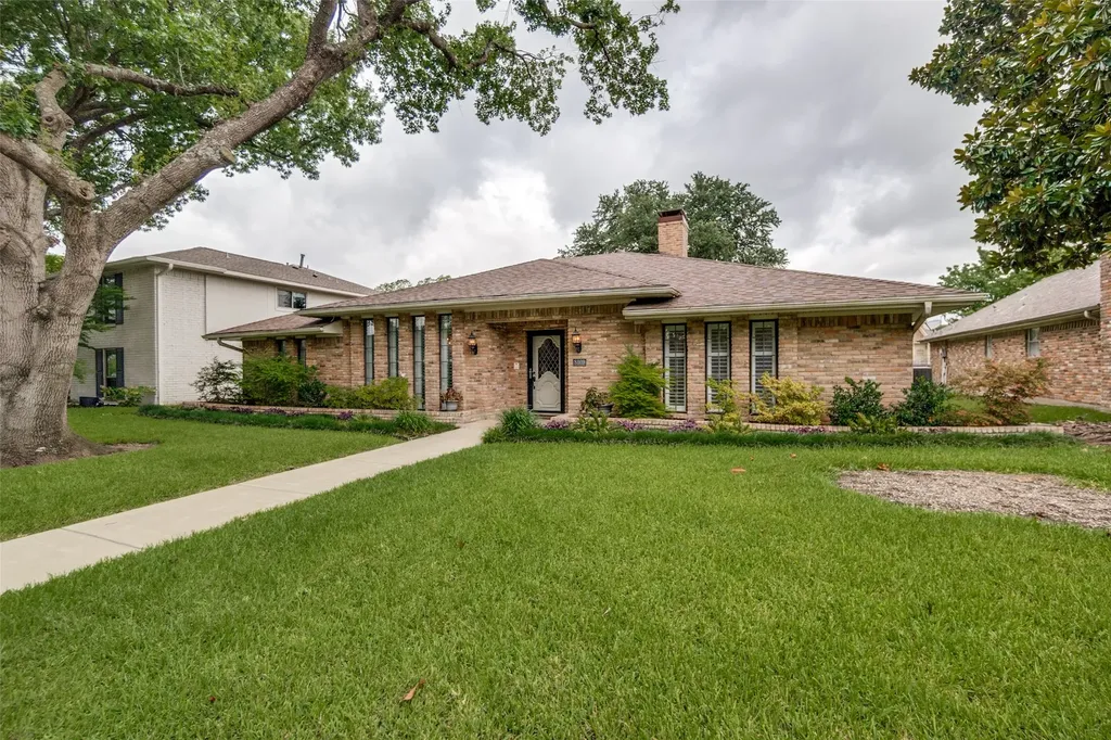 8009 Abramshire Avenue Dallas TX 75231