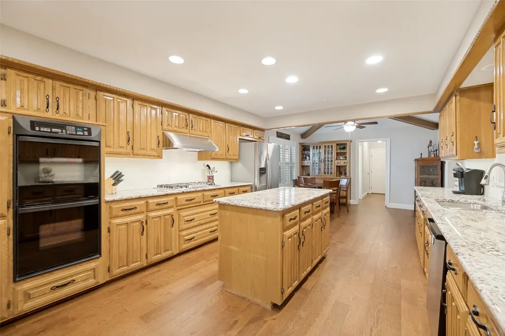 8009 Abramshire Avenue Dallas TX 75231