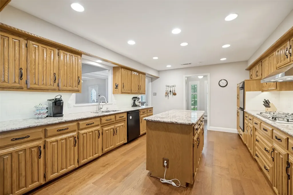8009 Abramshire Avenue Dallas TX 75231