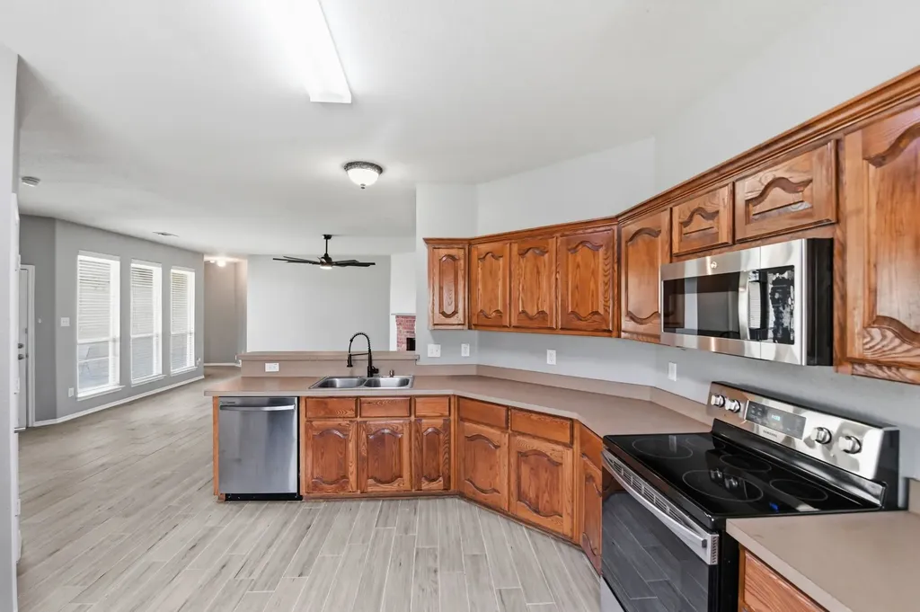 2120 New Holland Drive Rockwall TX 75032