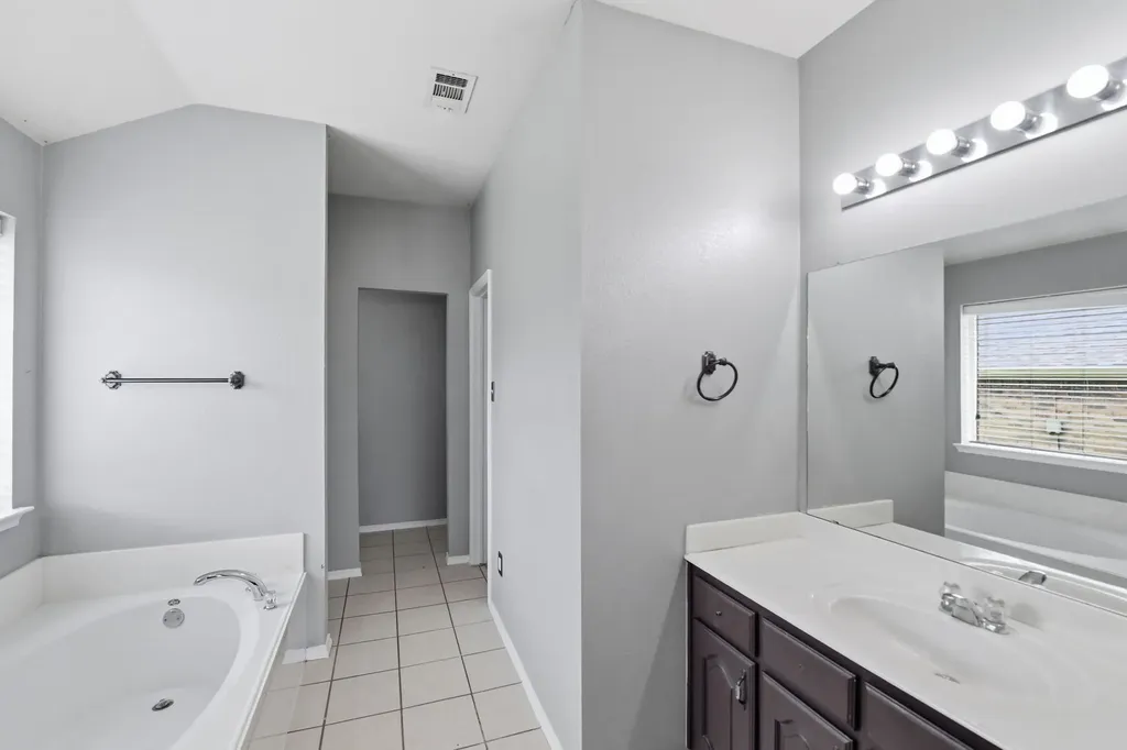 2120 New Holland Drive Rockwall TX 75032