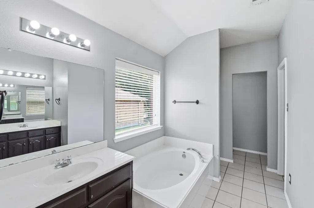 2120 New Holland Drive Rockwall TX 75032