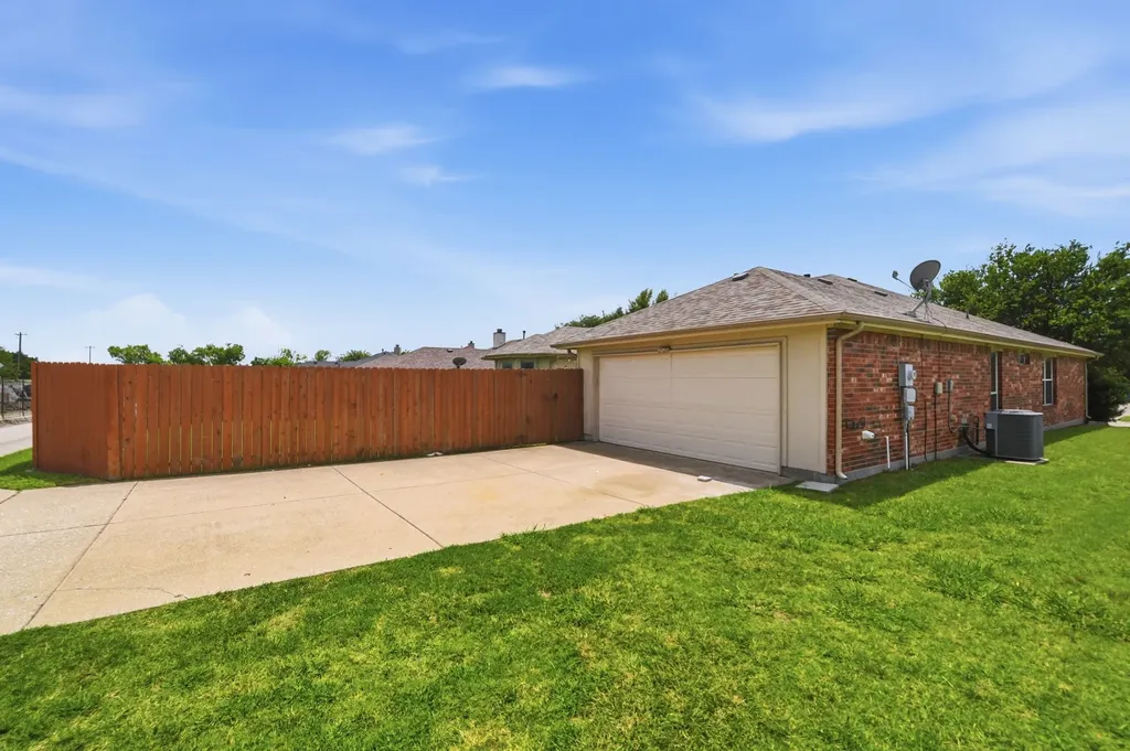 2120 New Holland Drive Rockwall TX 75032