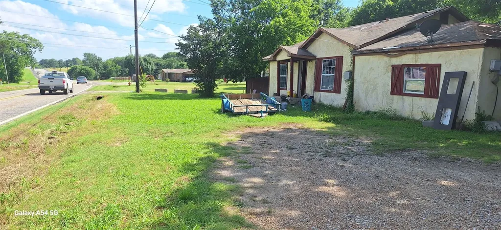 510 S Pecan Street Bells TX 75414