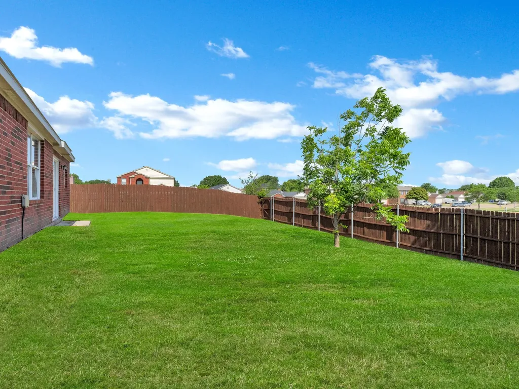 235 Yale Boulevard Glenn Heights TX 75154