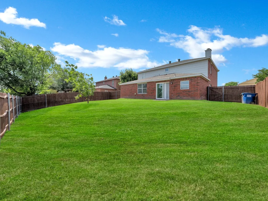 235 Yale Boulevard Glenn Heights TX 75154