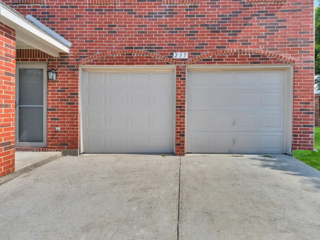 235 Yale Boulevard Glenn Heights TX 75154